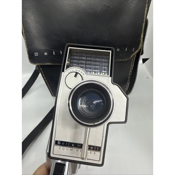 BELL & HOWELL ZOOM Reflex Vintage 8mm Movie Film Camera f/1.8 Lens - Picture 6 of 9